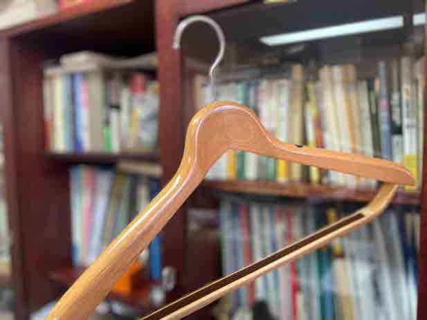 竹田光宏副社長から受け継いだハンガー